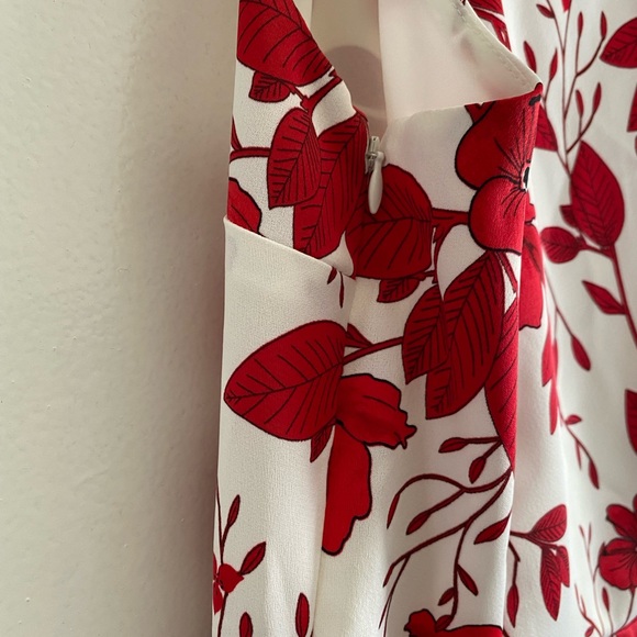 NWOT-Banana Republic red floral straight dress in size - 2 - Picture 6 of 6